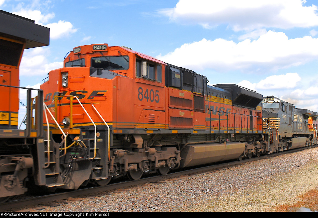 BNSF 8405